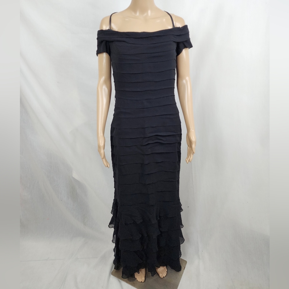 Gilar dress size 10 color Black